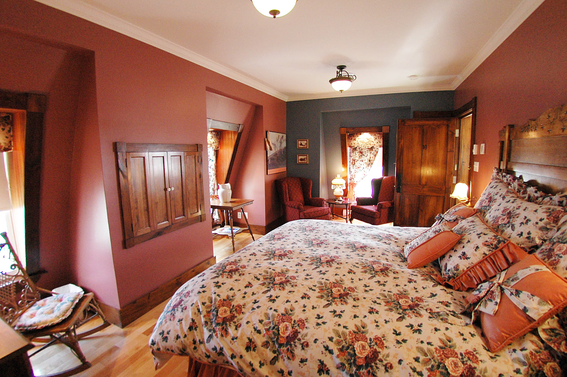 Luxury King Penthouse Suites
